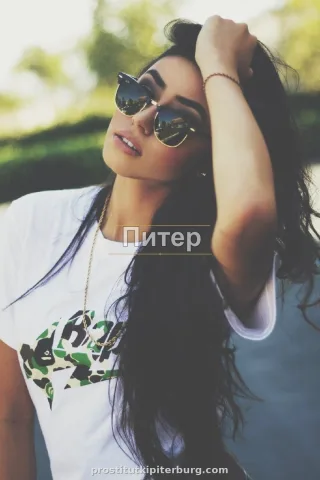 Настюха — проститутка у метро Новокрестовская