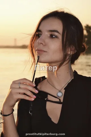 🎥 Светлана — проститутка у метро Чёрная речка